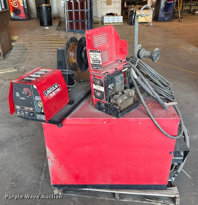 image for item EU5006 Lincoln Electric Idealarc DC-600 welder