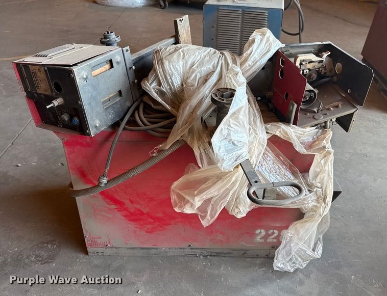 image for item EU5011 Lincoln Electric Idealarc DC-600 welder