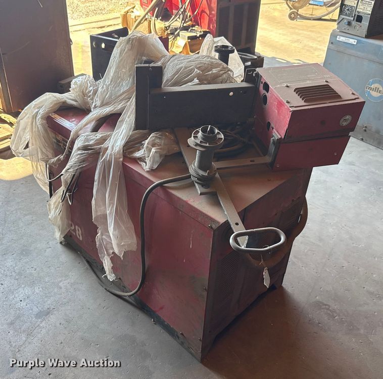 image for item EU5011 Lincoln Electric Idealarc DC-600 welder