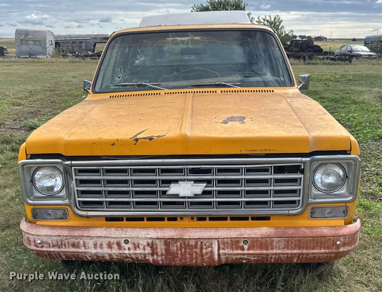 image for item EU6009 1976 Chevrolet C20 Crew Cab pickup truck