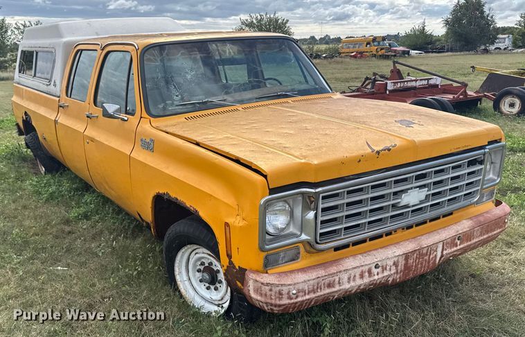 image for item EU6009 1976 Chevrolet C20 Crew Cab pickup truck