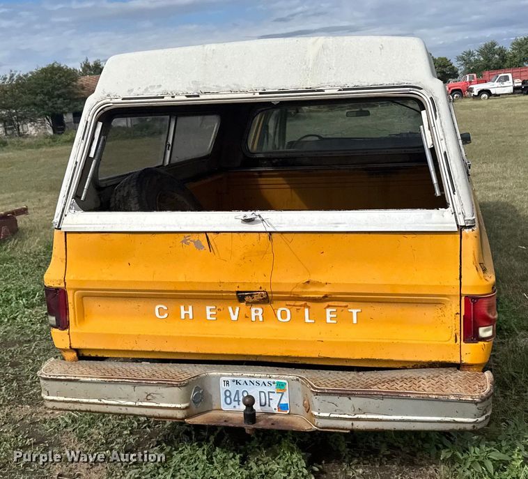 image for item EU6009 1976 Chevrolet C20 Crew Cab pickup truck