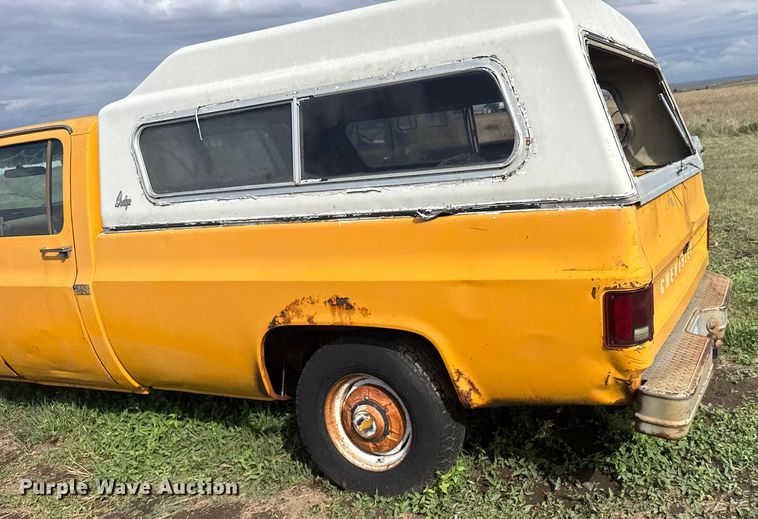 image for item EU6009 1976 Chevrolet C20 Crew Cab pickup truck
