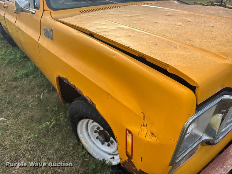 image for item EU6009 1976 Chevrolet C20 Crew Cab pickup truck