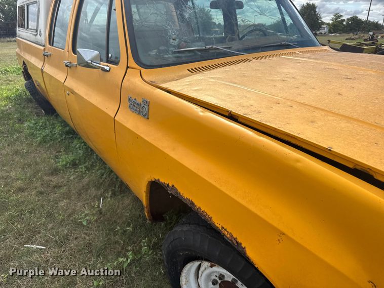 image for item EU6009 1976 Chevrolet C20 Crew Cab pickup truck