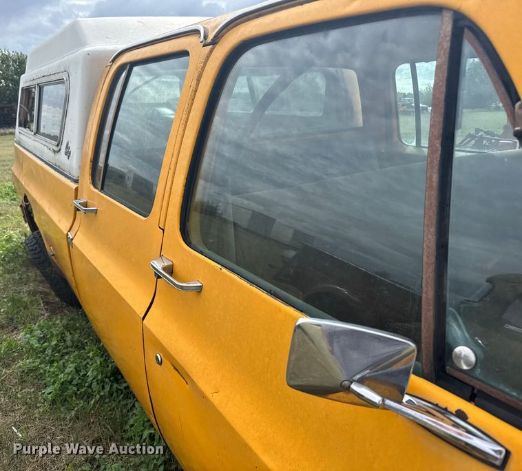 image for item EU6009 1976 Chevrolet C20 Crew Cab pickup truck