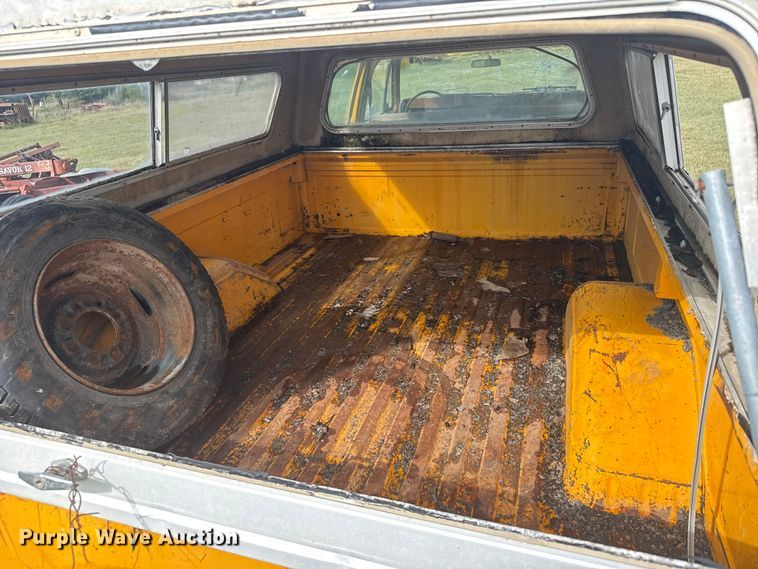 image for item EU6009 1976 Chevrolet C20 Crew Cab pickup truck