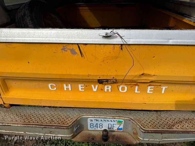 image for item EU6009 1976 Chevrolet C20 Crew Cab pickup truck