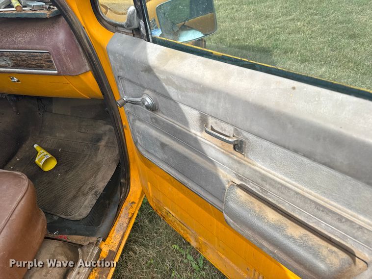 image for item EU6009 1976 Chevrolet C20 Crew Cab pickup truck