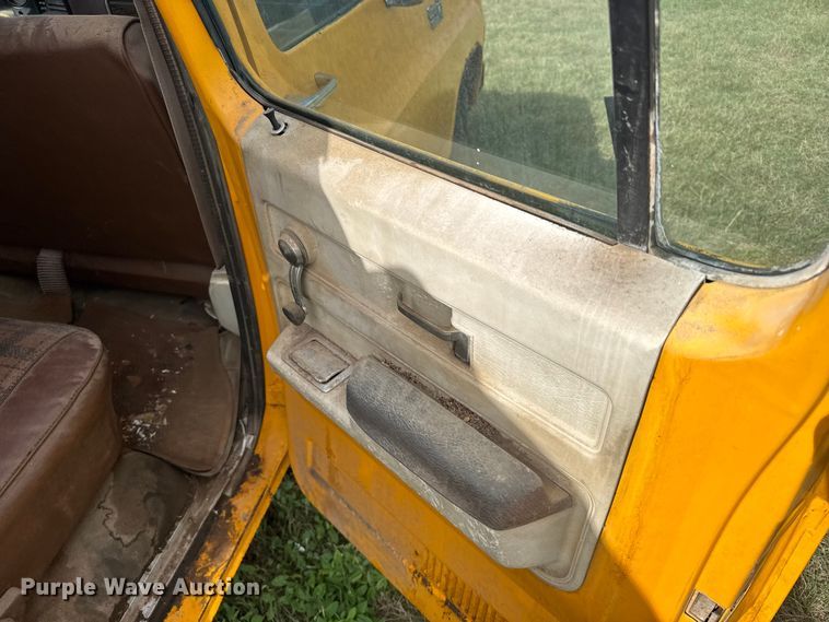 image for item EU6009 1976 Chevrolet C20 Crew Cab pickup truck