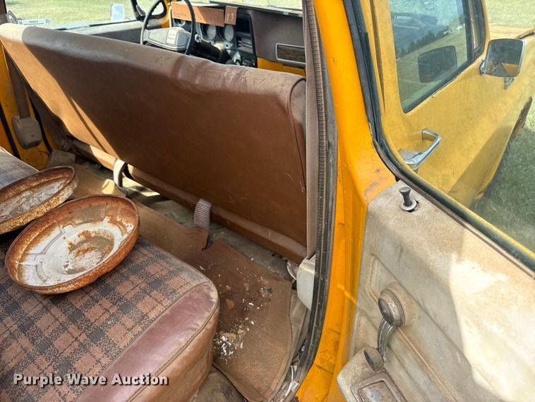 image for item EU6009 1976 Chevrolet C20 Crew Cab pickup truck