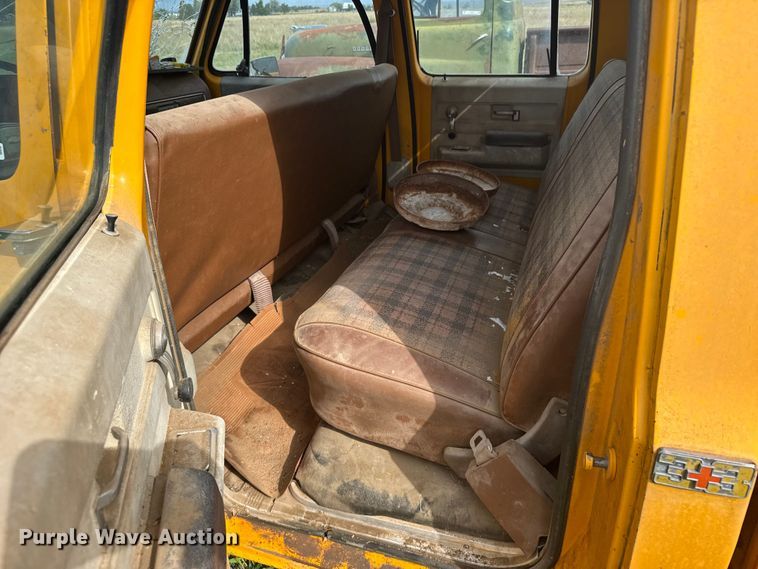 image for item EU6009 1976 Chevrolet C20 Crew Cab pickup truck