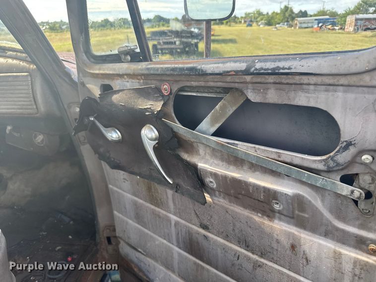 image for item EU6021 1963 Chevrolet pickup truck