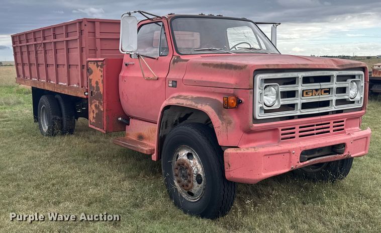 image for item EU6023 1981 GMC 6000 flatbed truck