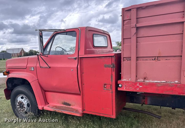 image for item EU6023 1981 GMC 6000 flatbed truck