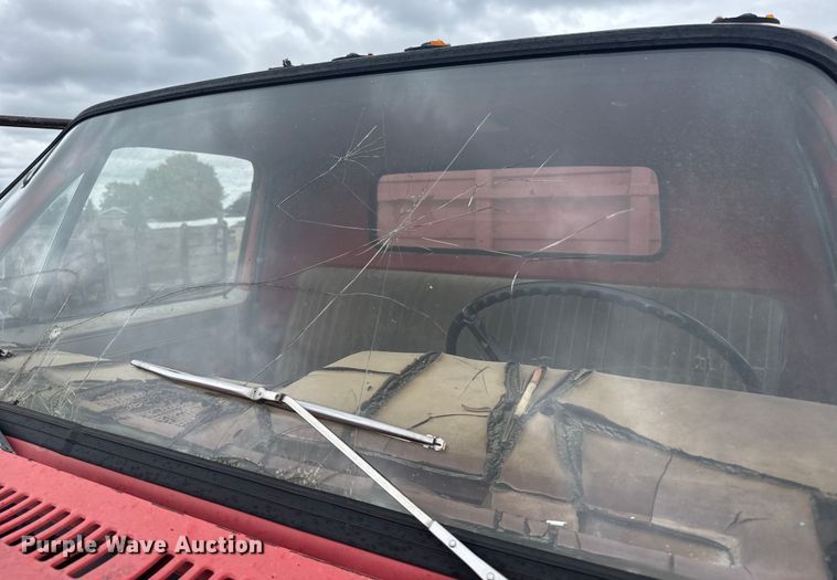 image for item EU6023 1981 GMC 6000 flatbed truck