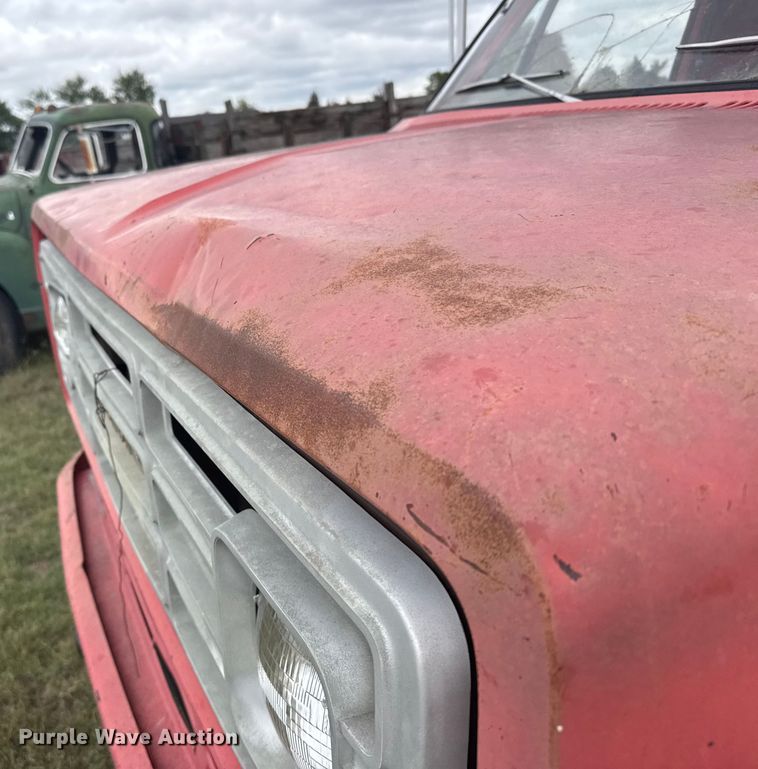 image for item EU6023 1981 GMC 6000 flatbed truck