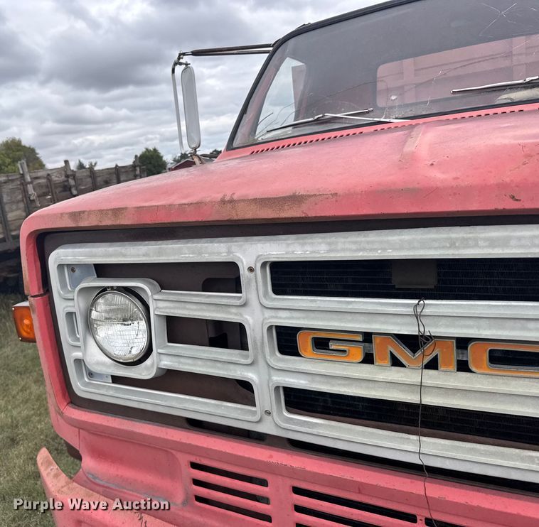 image for item EU6023 1981 GMC 6000 flatbed truck