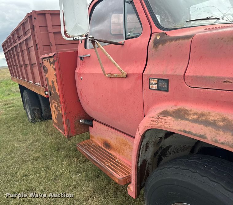 image for item EU6023 1981 GMC 6000 flatbed truck