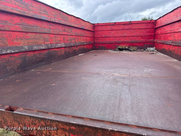 image for item EU6023 1981 GMC 6000 flatbed truck