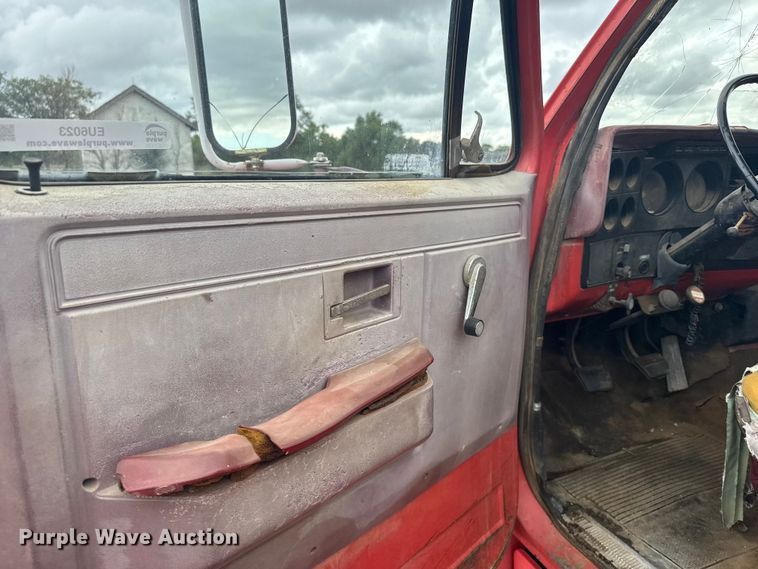 image for item EU6023 1981 GMC 6000 flatbed truck