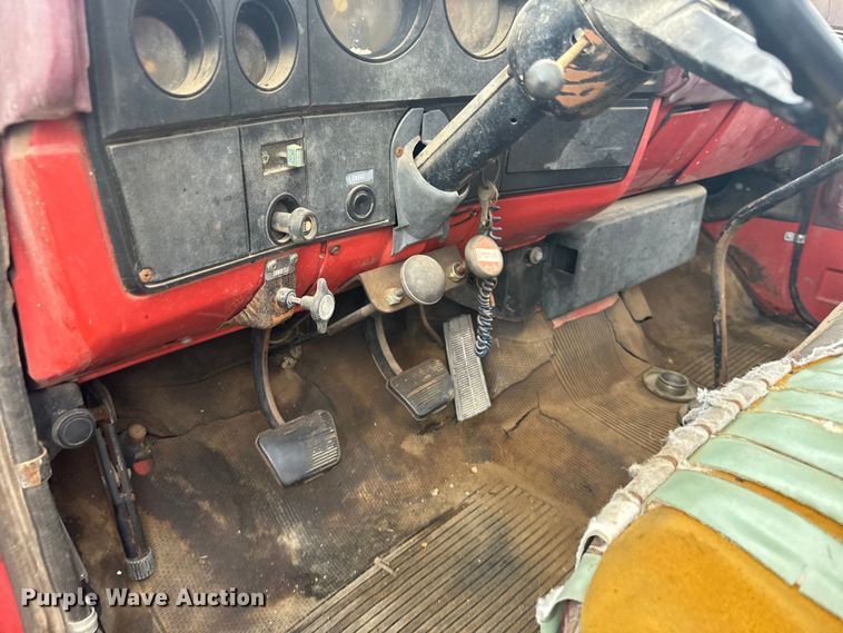 image for item EU6023 1981 GMC 6000 flatbed truck