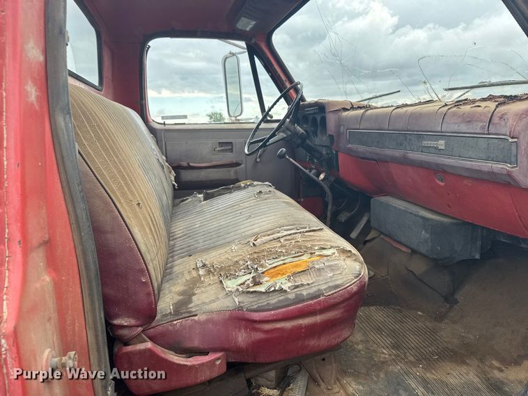 image for item EU6023 1981 GMC 6000 flatbed truck