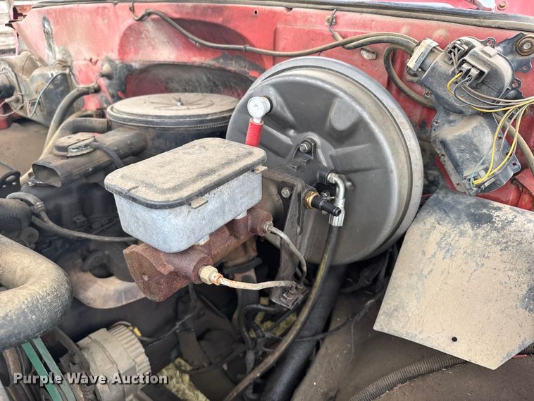 image for item EU6023 1981 GMC 6000 flatbed truck