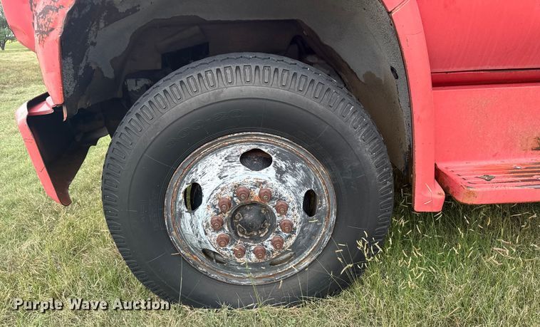 image for item EU6023 1981 GMC 6000 flatbed truck