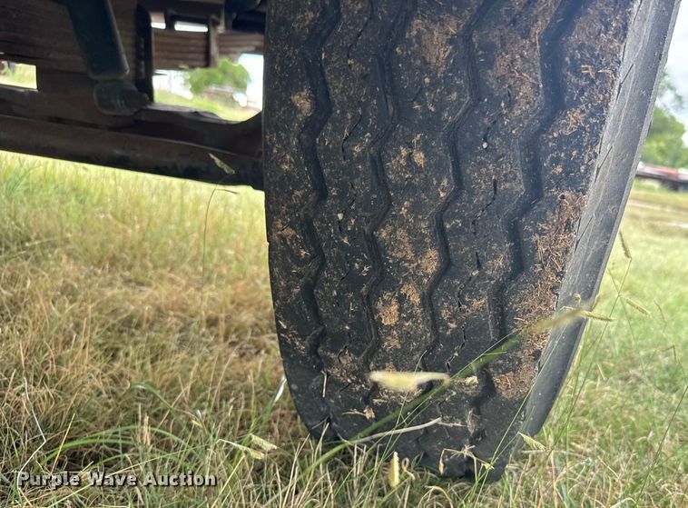 image for item EU6023 1981 GMC 6000 flatbed truck