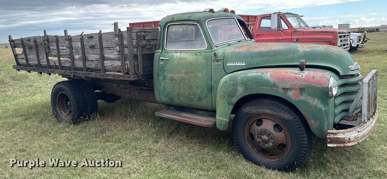 image for item EU6024 1948 Chevrolet flatbed truck