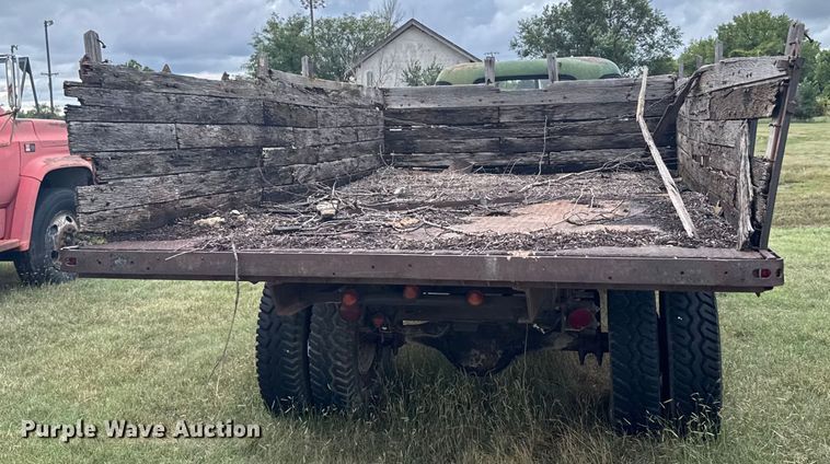 image for item EU6024 1948 Chevrolet flatbed truck