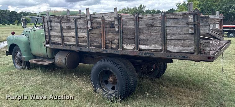 image for item EU6024 1948 Chevrolet flatbed truck