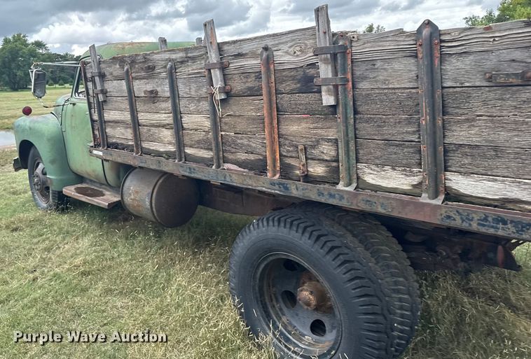 image for item EU6024 1948 Chevrolet flatbed truck