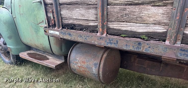 image for item EU6024 1948 Chevrolet flatbed truck