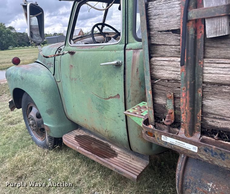 image for item EU6024 1948 Chevrolet flatbed truck