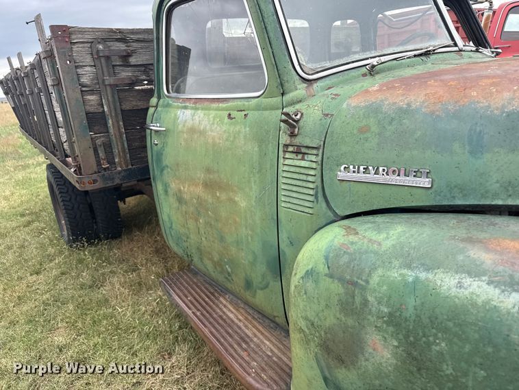 image for item EU6024 1948 Chevrolet flatbed truck