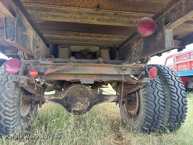 image for item EU6024 1948 Chevrolet flatbed truck