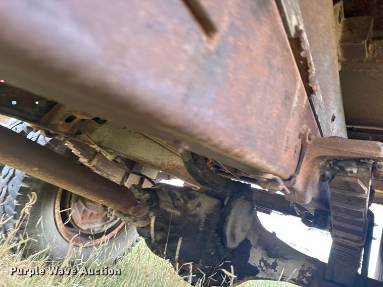 image for item EU6024 1948 Chevrolet flatbed truck