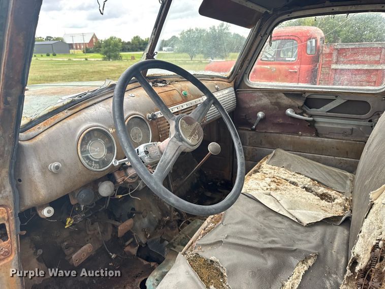 image for item EU6024 1948 Chevrolet flatbed truck