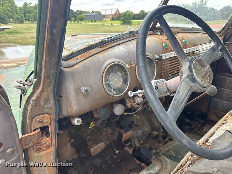 image for item EU6024 1948 Chevrolet flatbed truck