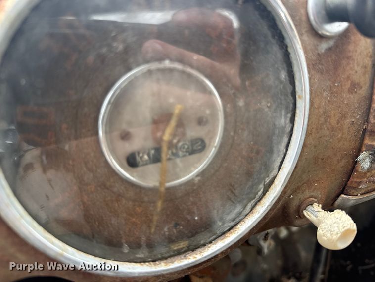 image for item EU6024 1948 Chevrolet flatbed truck