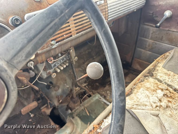 image for item EU6024 1948 Chevrolet flatbed truck