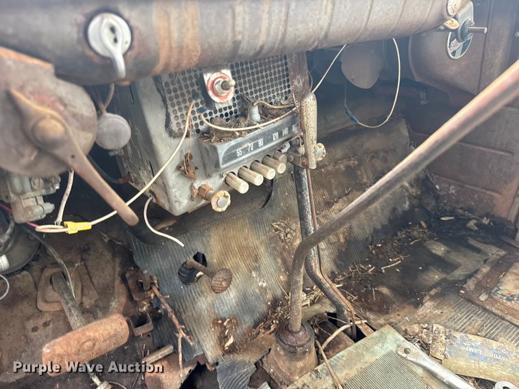 image for item EU6024 1948 Chevrolet flatbed truck