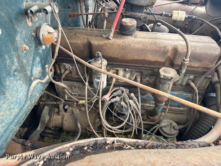 image for item EU6024 1948 Chevrolet flatbed truck