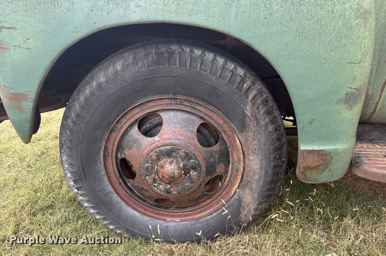 image for item EU6024 1948 Chevrolet flatbed truck