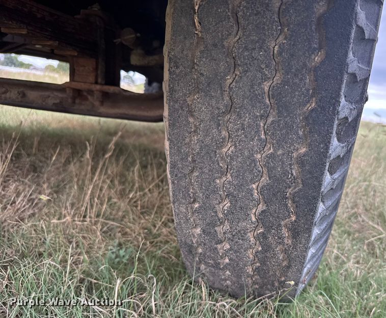 image for item EU6024 1948 Chevrolet flatbed truck