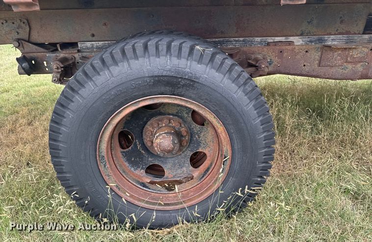 image for item EU6024 1948 Chevrolet flatbed truck