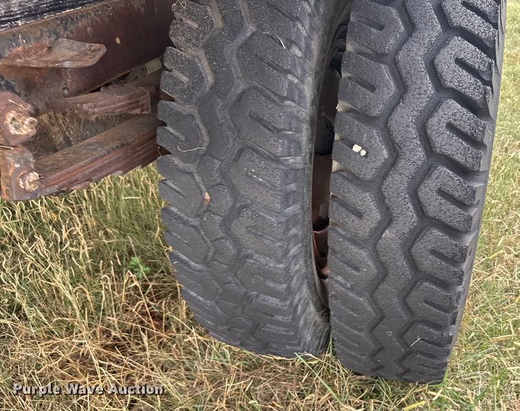 image for item EU6024 1948 Chevrolet flatbed truck