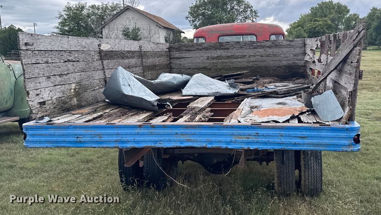 image for item EU6025 1948 Dodge flatbed truck